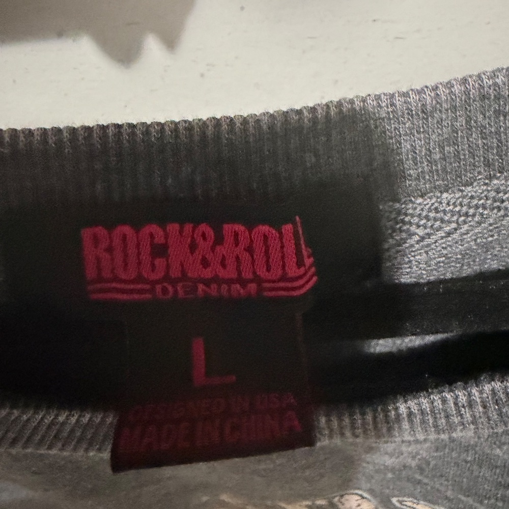 Shirt - Picture 4 of 6